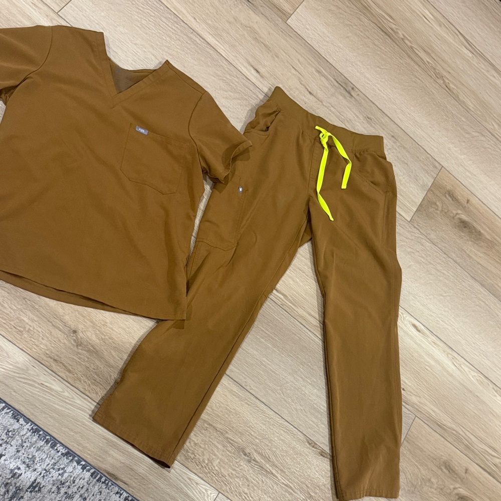 Figs Brown Scrub Set with Neon Yellow Accents medium top, small pants not jogger